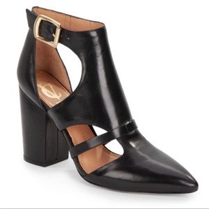 VINCE CAMUTO Black Cutout Heel